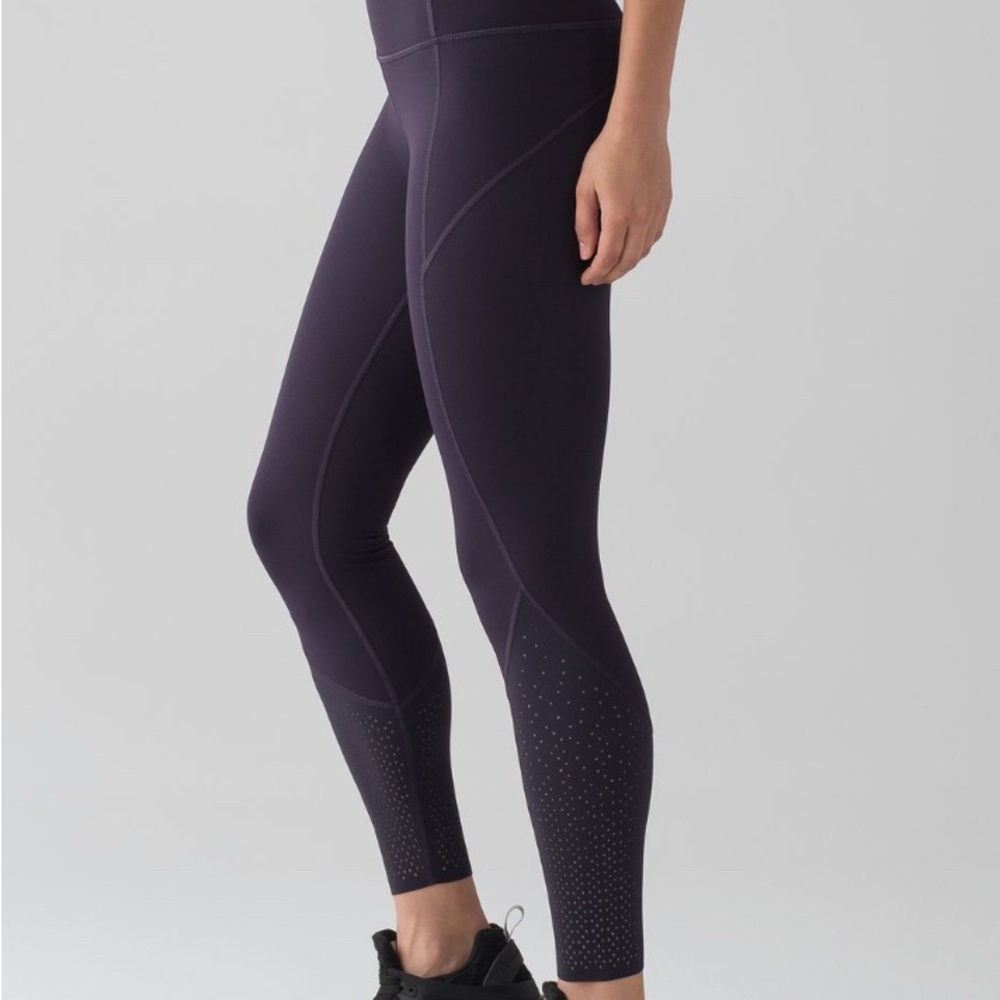 Lululemon Anew Tight
Black Grape size 10